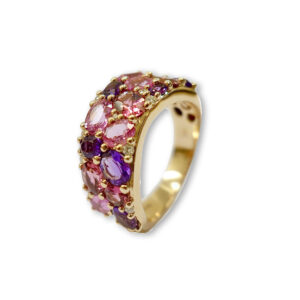 Rosé golden ring with sapphire, amethist and diamonds