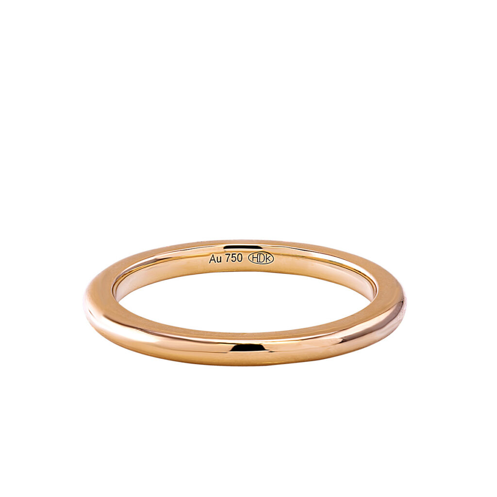 18 carat golden wedding ring