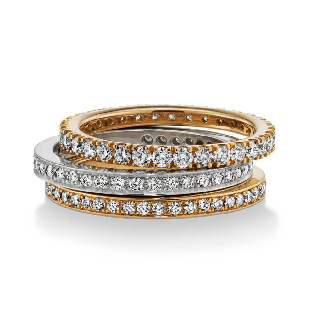 18 carat golden ring with diamonds