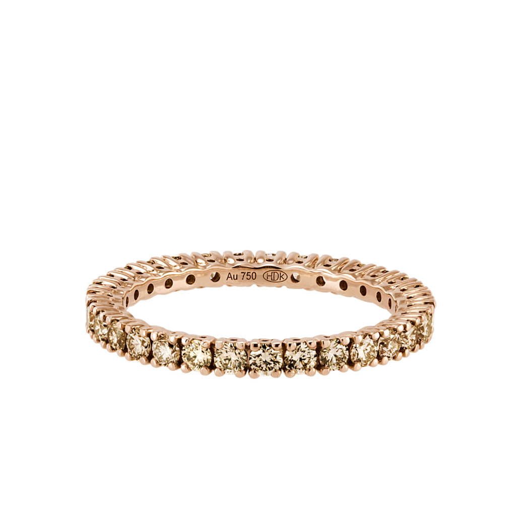 Rosé golden ring with champagne diamonds