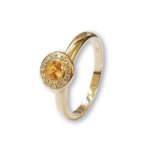 Golden ring with with citrine and diamonds