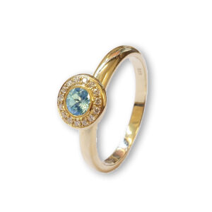 Rosé golden ring with topaz and diamonds