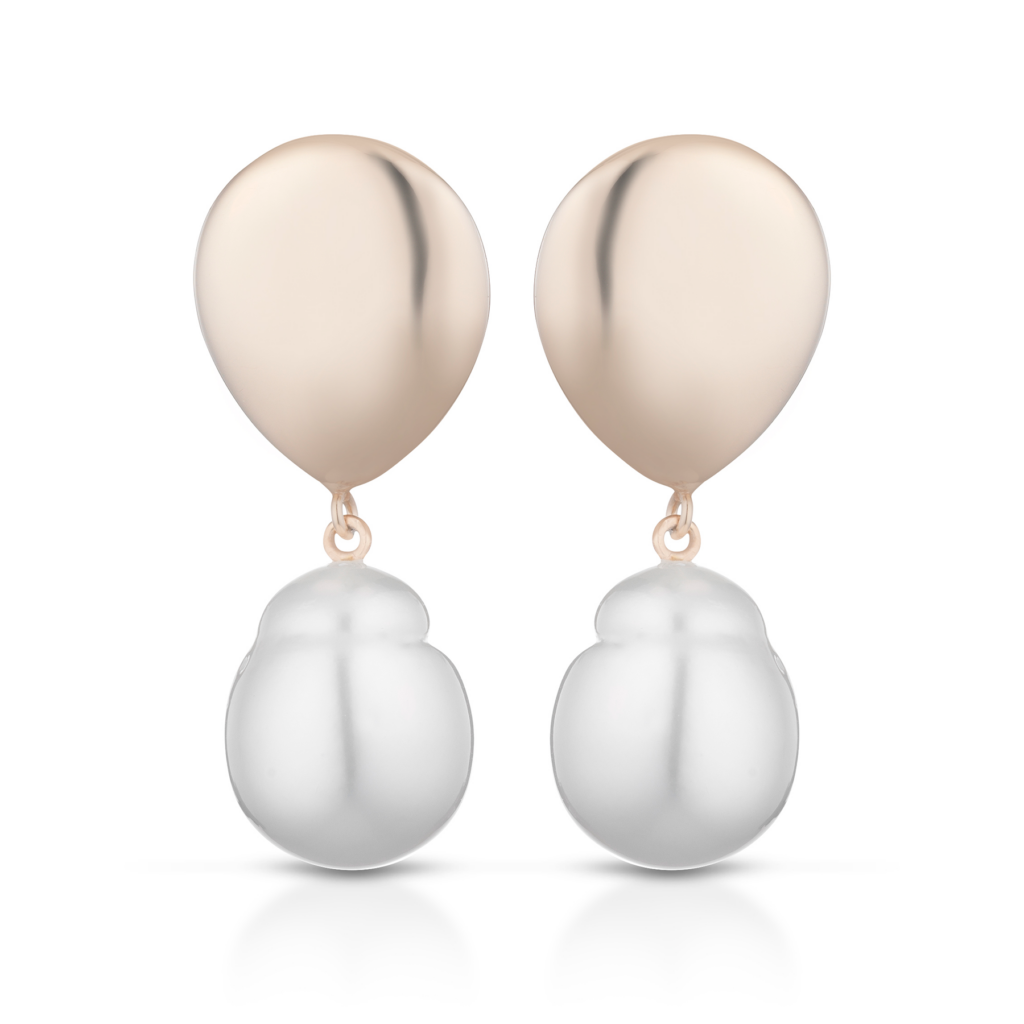 Rosé golden earrings with pearls
