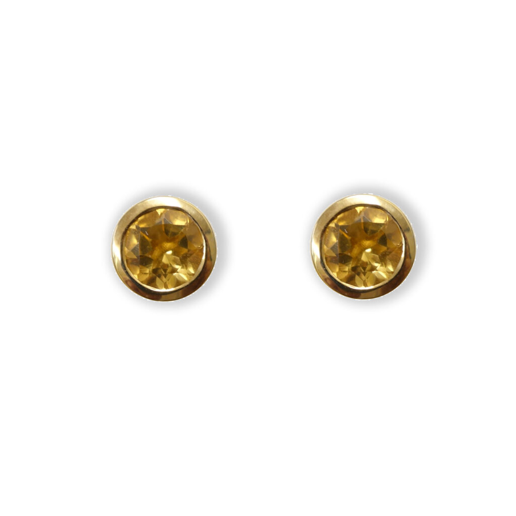 Yellow golden earstuds with citrine