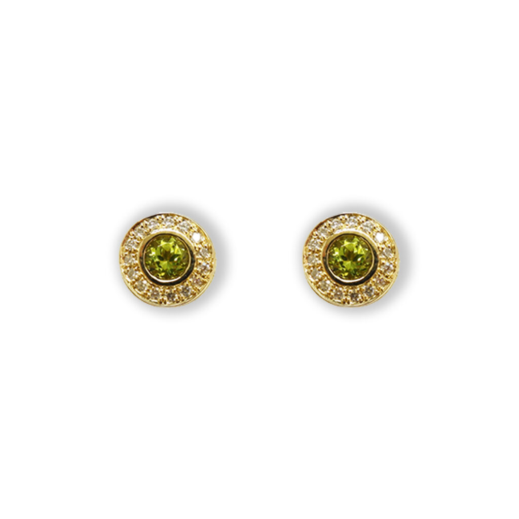 Yellow golden earstuds with peridot and diamonds
