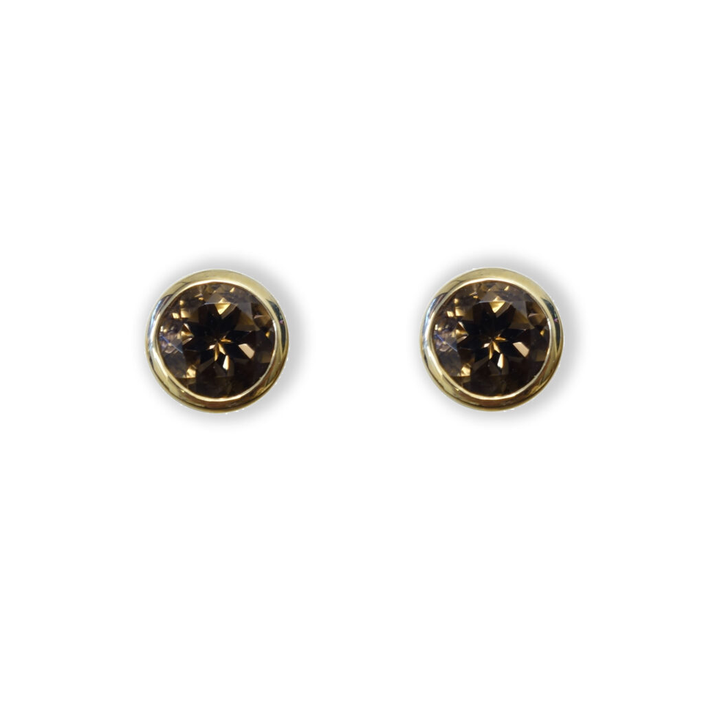 Yellow golden earstuds with smokey quartz