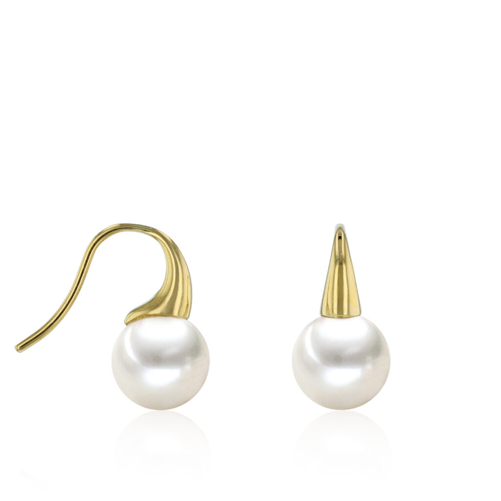 Golden pearl earring