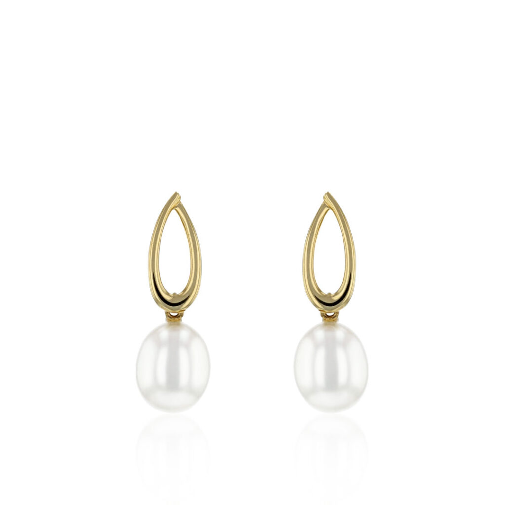 Golden pearl earrings