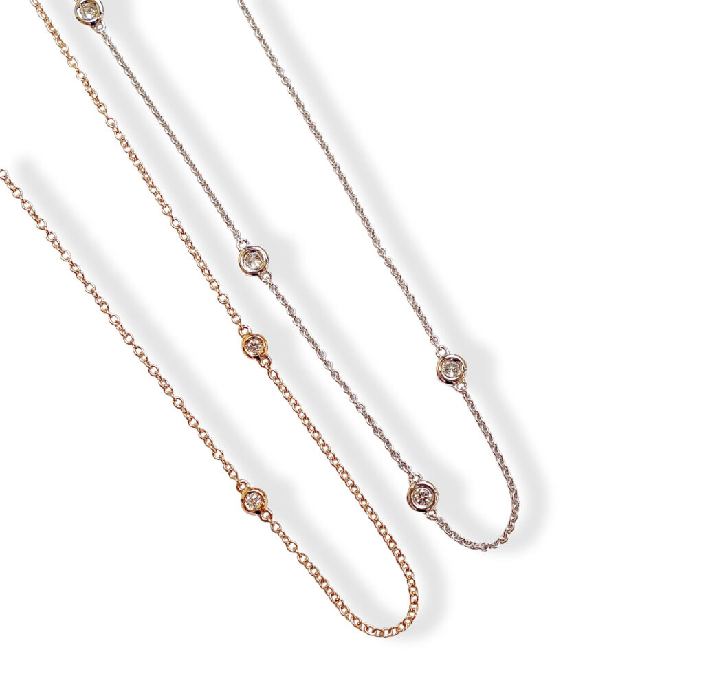 Rosé gold or white golden necklace with diamonds