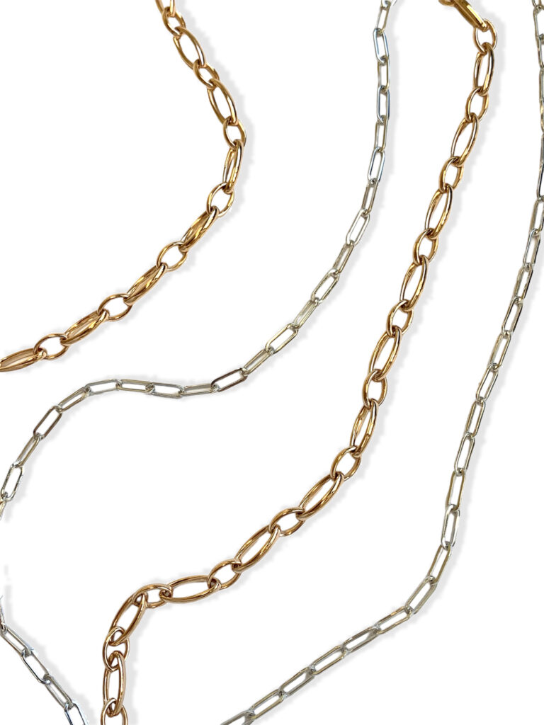 Rosé gold and white golden necklaces