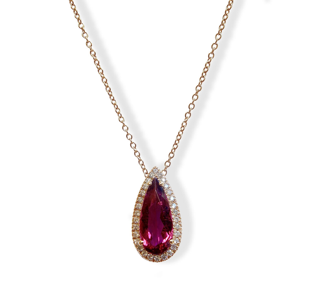 Rosé golden necklace with rubellite and diamonds