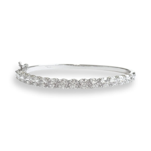 Silver bangle with zirkonia's