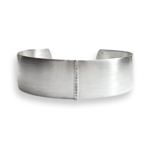 Silver bracelet with diamonds