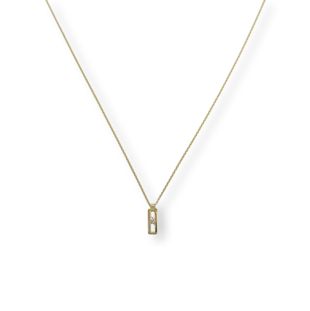 Yellowgolden necklace with diamond